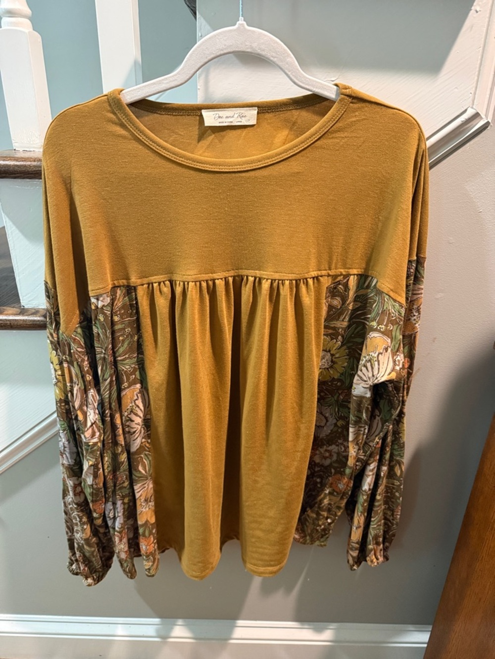 Doe and Rae Gathered Mustard Floral Sleeve Women's Top